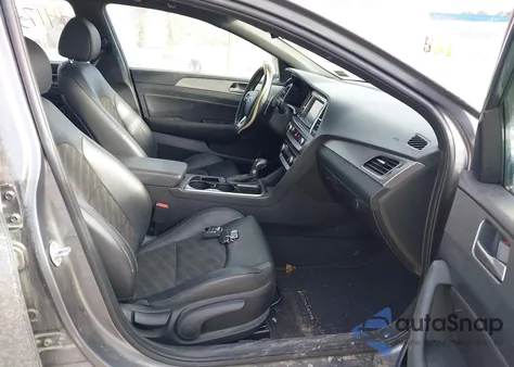 2018 Hyundai Sonata Sport z USA, uszkodzony, nr VIN 5NPE34AF9JH697079